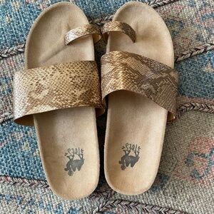 Women’s slide sandals